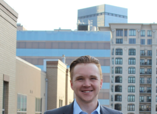 DU Law Students Lead New Venture Fund Edstrom co-founded a DU Sturm College of Law