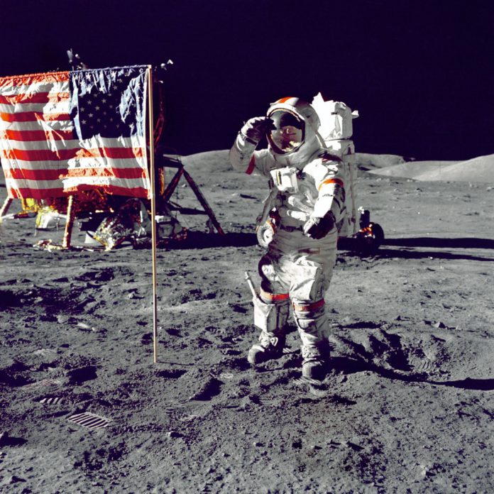 photo-1446941303752-a64bb1048d54 Lunar landing