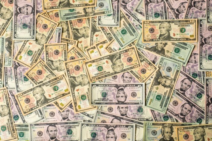 alexander-schimmeck-AoI2E_7El1w-unsplash U.S. banknotes